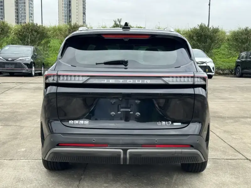 2024 JETOUR Shanhai L7 с пробегом 11 000 км