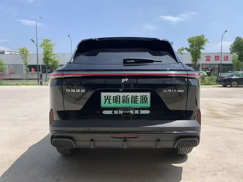 2024 JETOUR Shanhai L6 с пробегом 13 000 км