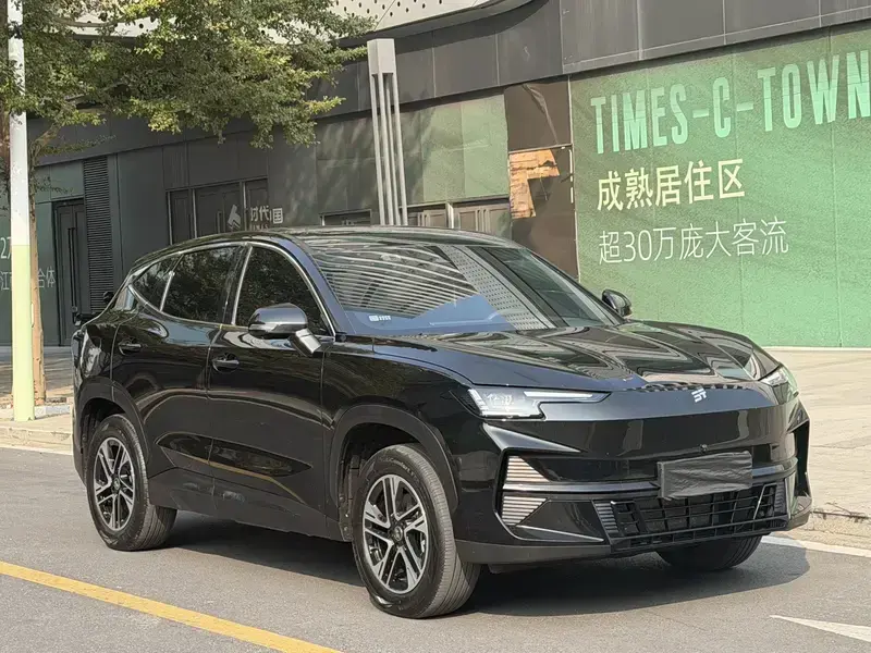 2024 JETOUR Shanhai L6 с пробегом 35 000 км