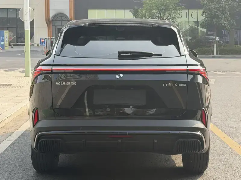 2024 JETOUR Shanhai L6 с пробегом 35 000 км