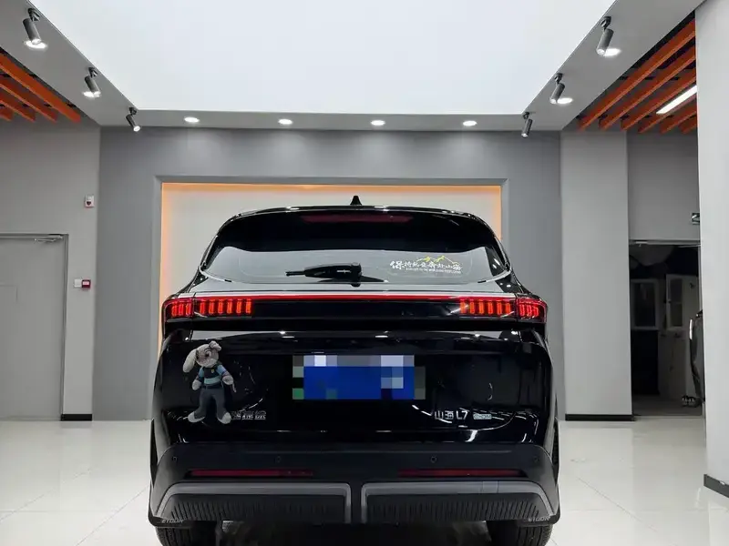 2024 JETOUR Shanhai L7 с пробегом 8 000 км