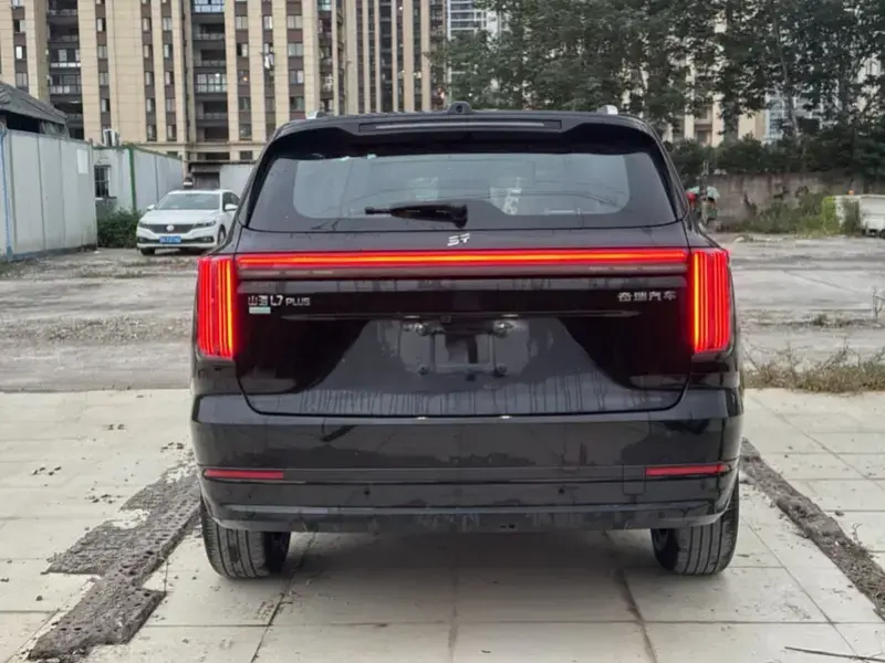 2026 JETOUR Shanhai L7 Plus с пробегом 8 000 км