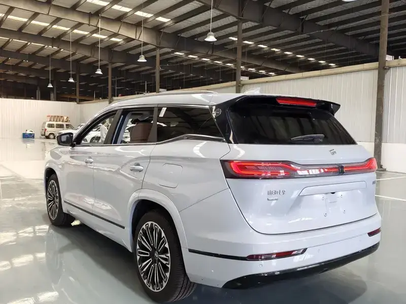 2025 JETOUR Shanhai L9 с пробегом 6 300 км