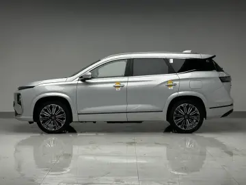 2025 JETOUR Shanhai L9 с пробегом 21 800 км