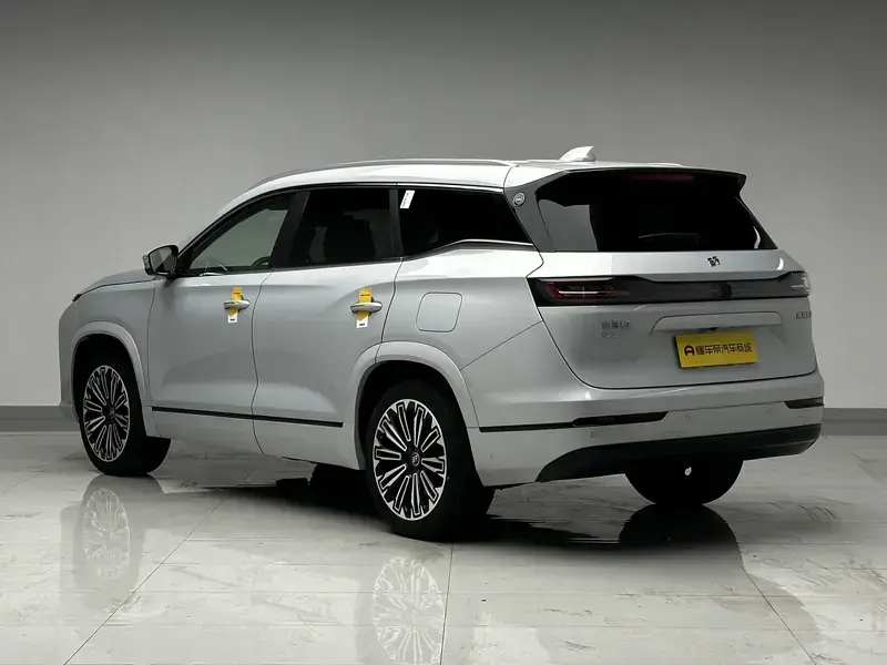 2025 JETOUR Shanhai L9 с пробегом 21 800 км