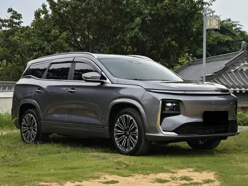 2025 JETOUR Shanhai L9 с пробегом 20 000 км