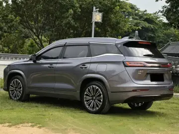 2025 JETOUR Shanhai L9 с пробегом 20 000 км