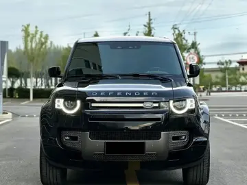 2025 Land Rover Defender с пробегом 8 000 км