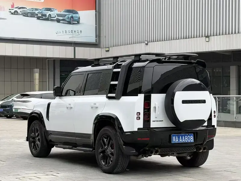 2024 Land Rover Defender с пробегом 50 000 км