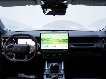 2025 JETOUR T1 с пробегом 8 000 км
