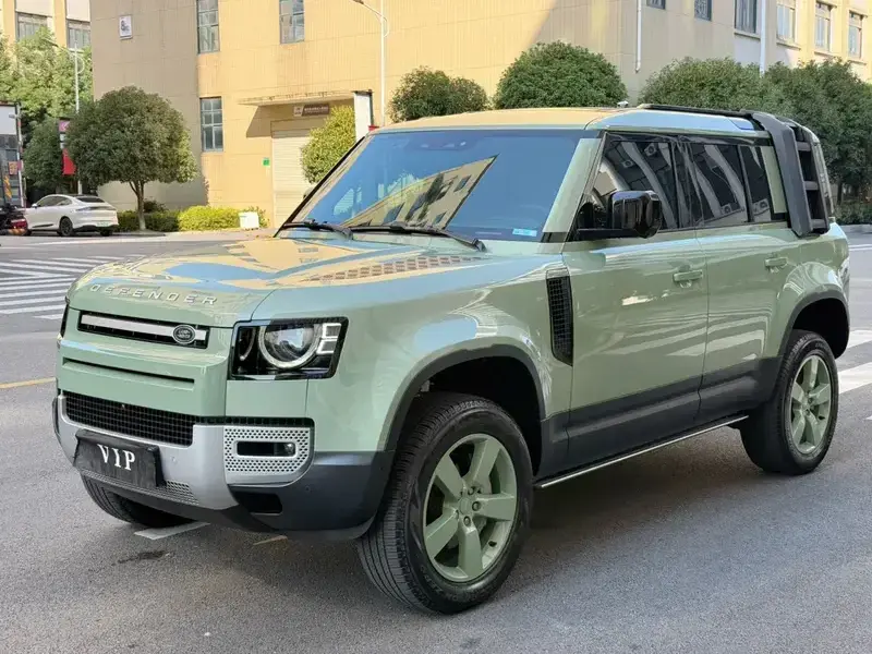 2023 Land Rover Defender с пробегом 43 000 км
