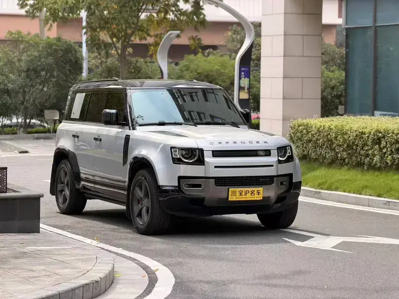 2023 Land Rover Defender с пробегом 70 000 км