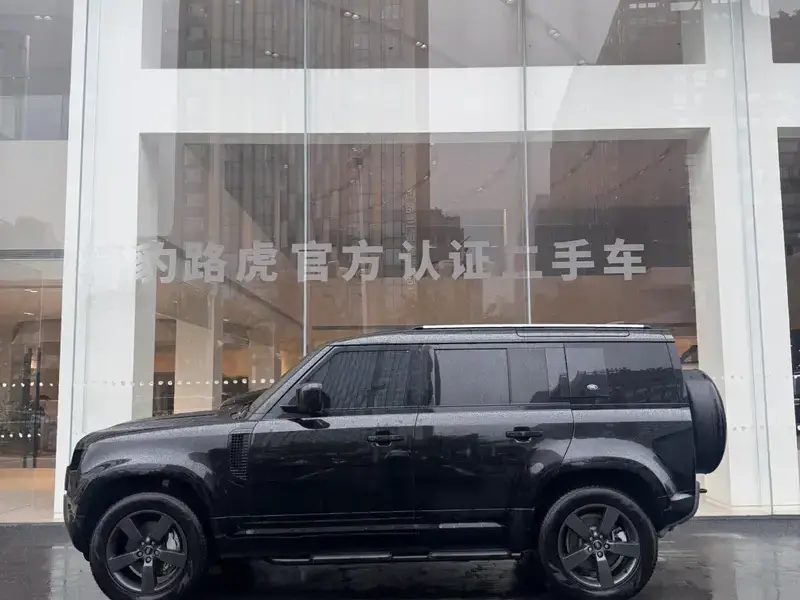 2024 Land Rover Defender с пробегом 18 000 км