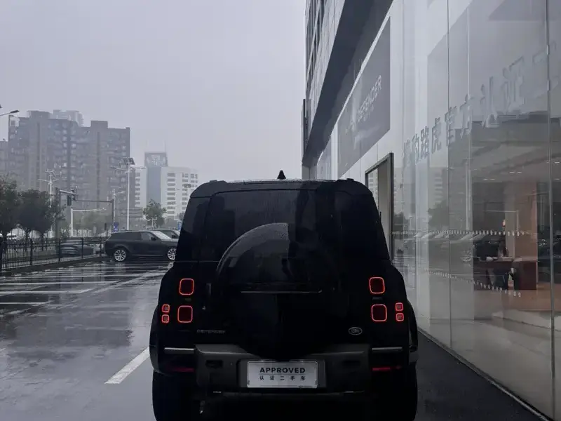 2024 Land Rover Defender с пробегом 18 000 км