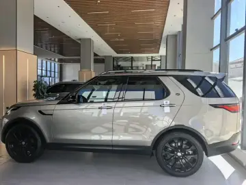 2025 Land Rover Discovery с пробегом 400 км