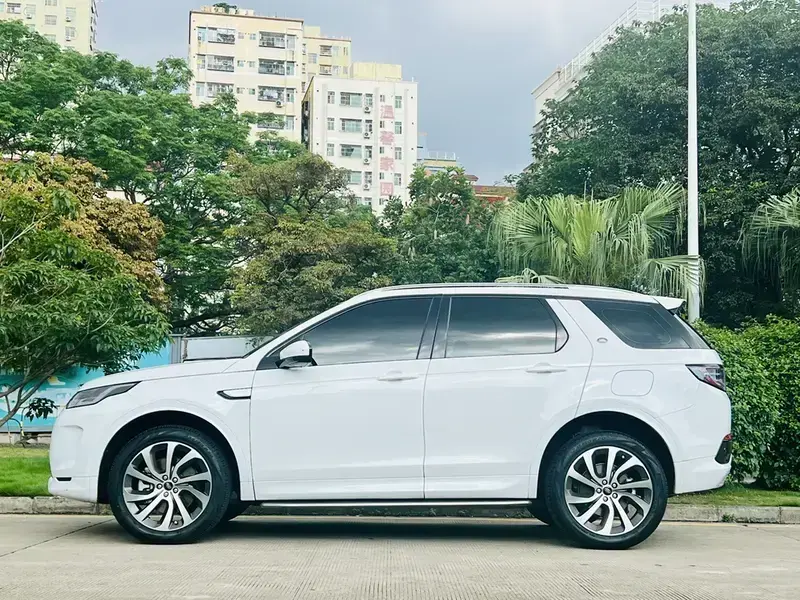 2022 Land Rover Discovery Sport с пробегом 50 000 км