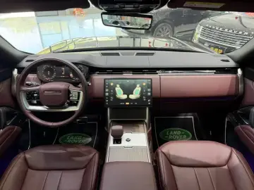 2026 Land Rover Range Rover с пробегом 300 км