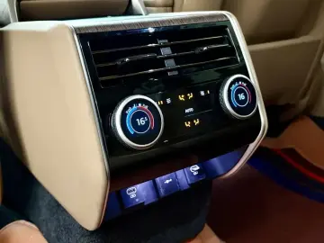 2025 Land Rover Range Rover с пробегом 10 000 км