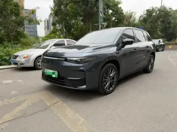 Leapmotor C10