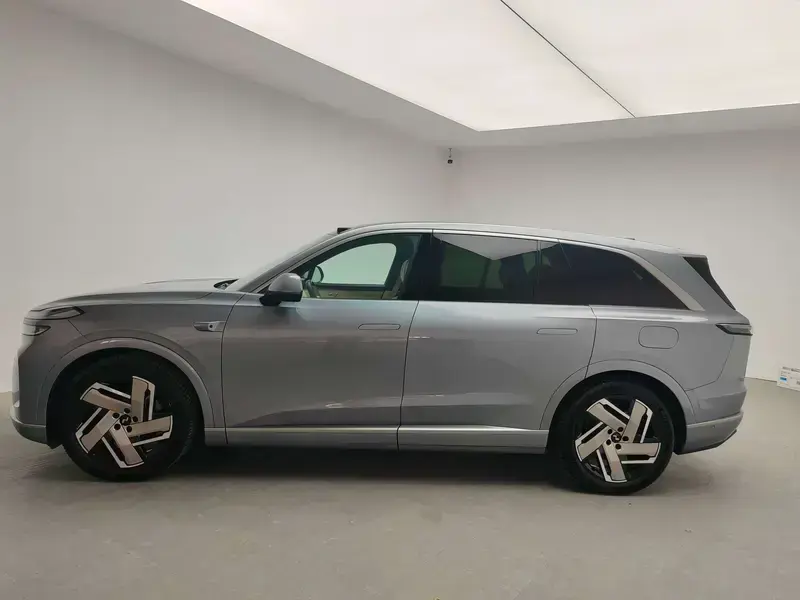 2025 Nio Onvo L90 с пробегом 24 000 км