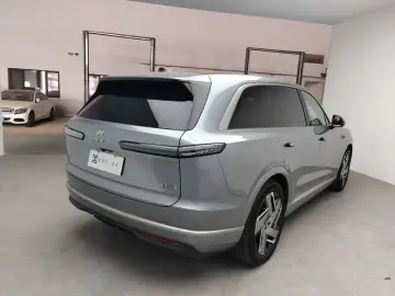 2025 Nio Onvo L90 с пробегом 24 000 км