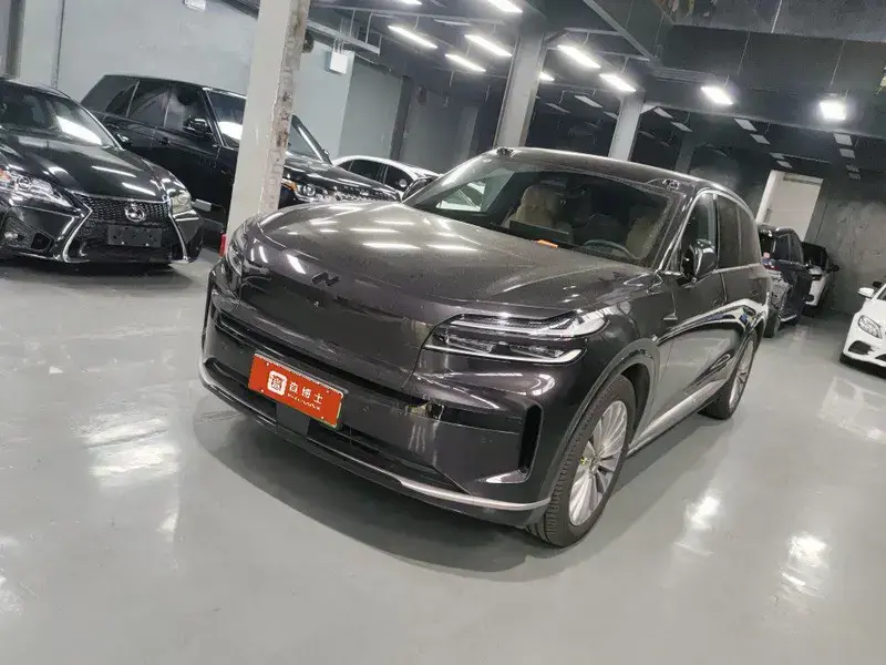2025 Nio Onvo L90 с пробегом 15 000 км