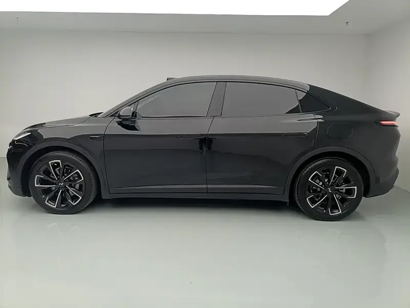 2025 Nio Onvo L60 с пробегом 16 600 км