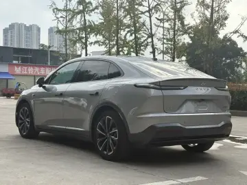2024 Nio Onvo L60 с пробегом 35 000 км