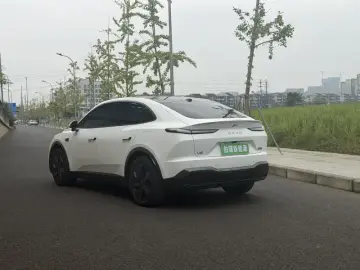 2024 Nio Onvo L60 с пробегом 34 000 км