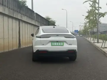 2024 Nio Onvo L60 с пробегом 34 000 км