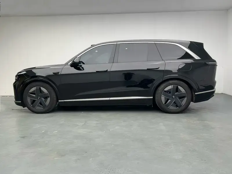 2026 Nio Onvo L90 с пробегом 18 900 км