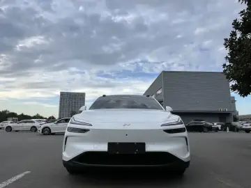2024 Nio Onvo L60 с пробегом 6 000 км