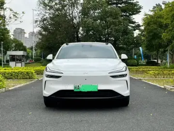 2025 Nio Onvo L60 с пробегом 2 000 км