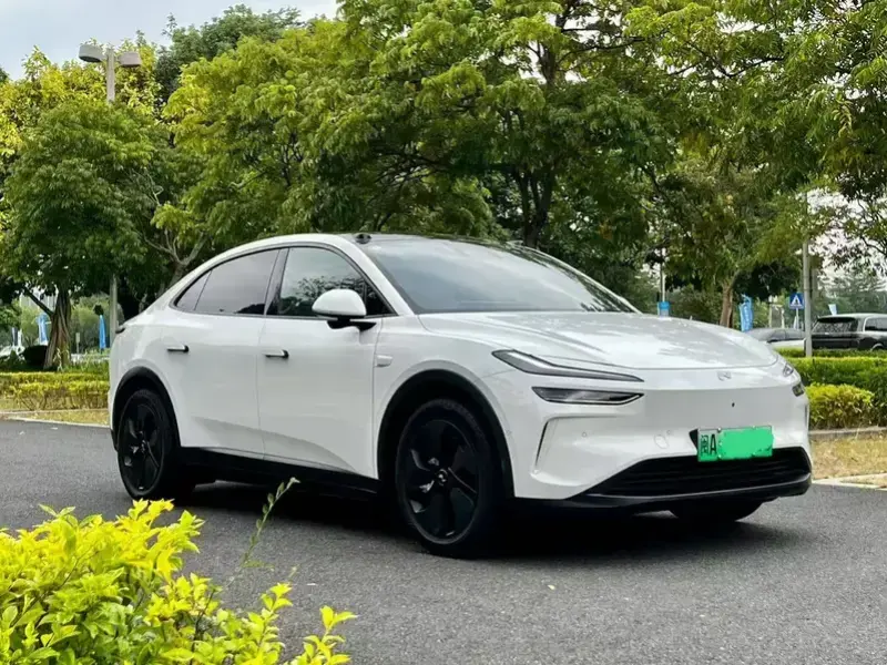 2025 Nio Onvo L60 с пробегом 2 000 км
