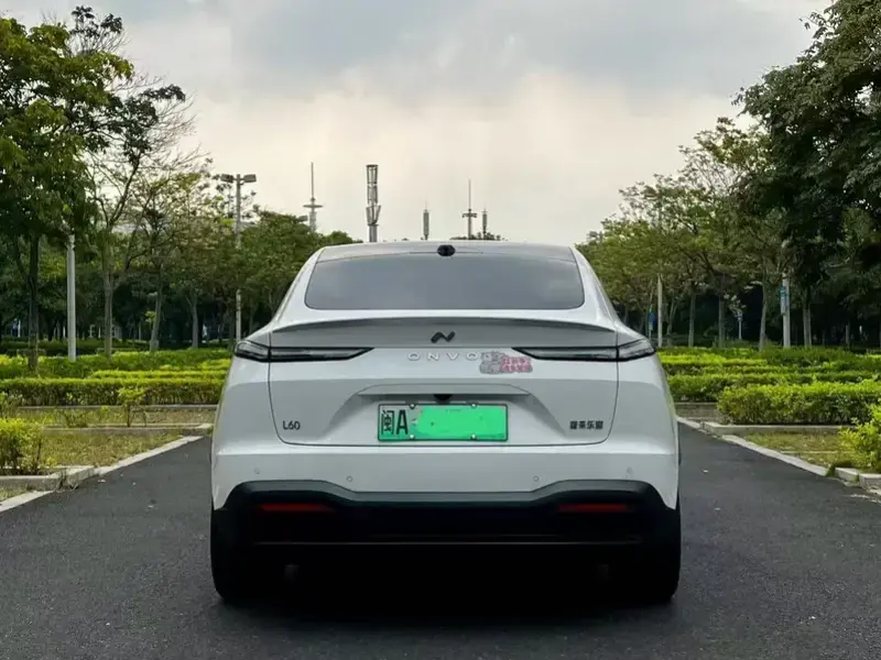 2025 Nio Onvo L60 с пробегом 2 000 км