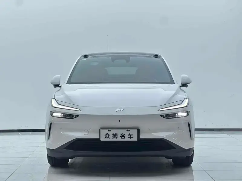 2024 Nio Onvo L60 с пробегом 13 000 км