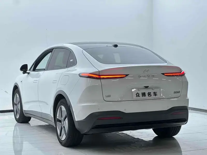 2024 Nio Onvo L60 с пробегом 13 000 км