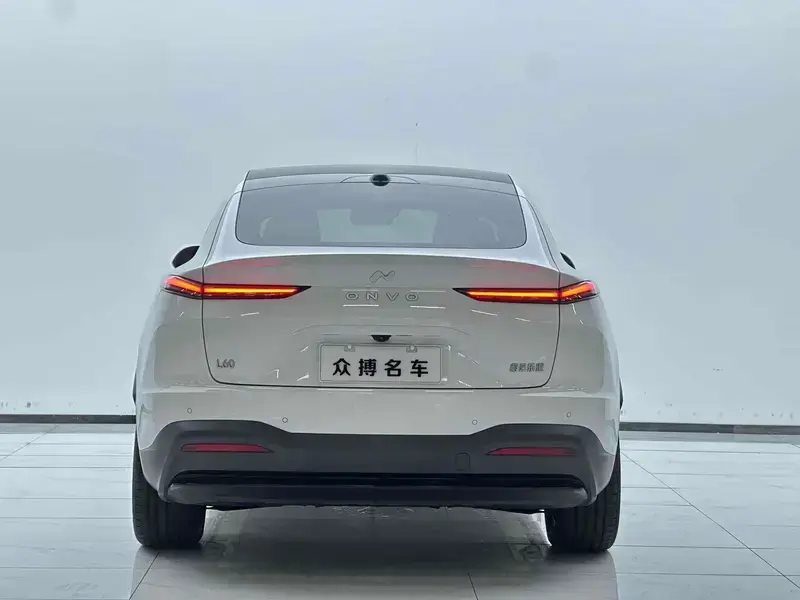 2024 Nio Onvo L60 с пробегом 13 000 км