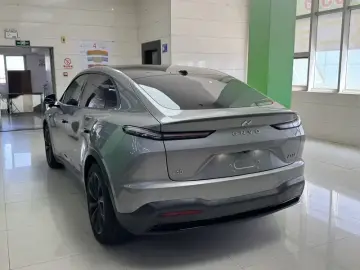 2024 Nio Onvo L60 с пробегом 21 000 км