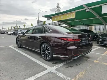 2021 Lexus LS с пробегом 19 500 км