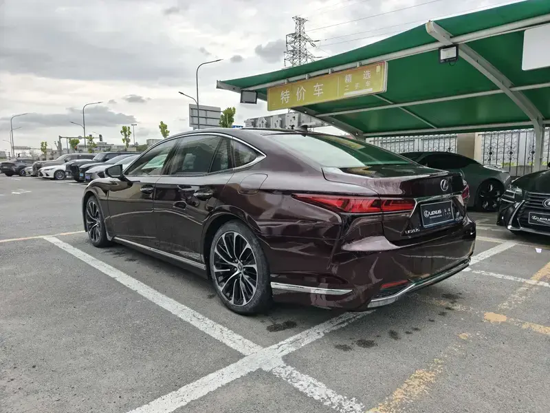 2021 Lexus LS с пробегом 19 500 км