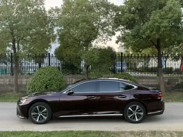 2021 Lexus LS с пробегом 73 000 км