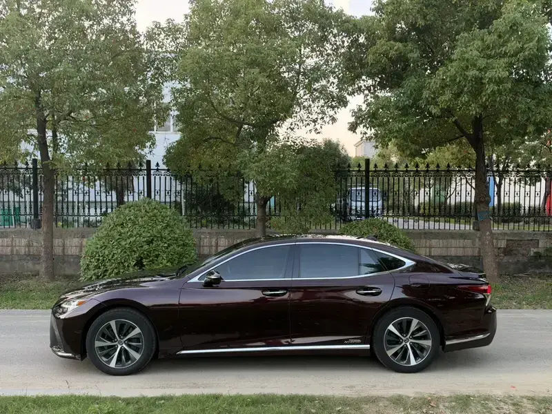 2021 Lexus LS с пробегом 73 000 км