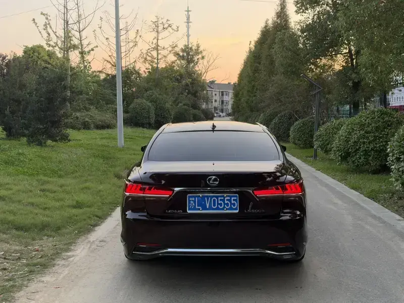 2021 Lexus LS с пробегом 73 000 км