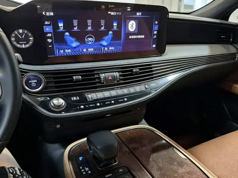 2021 Lexus LS с пробегом 107 000 км