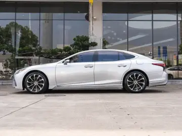 2021 Lexus LS с пробегом 126 600 км
