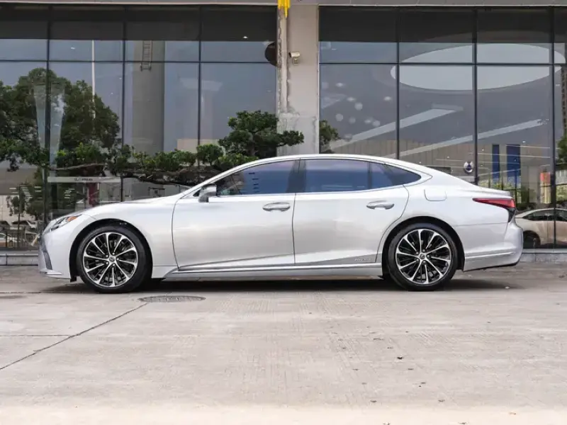2021 Lexus LS с пробегом 126 600 км