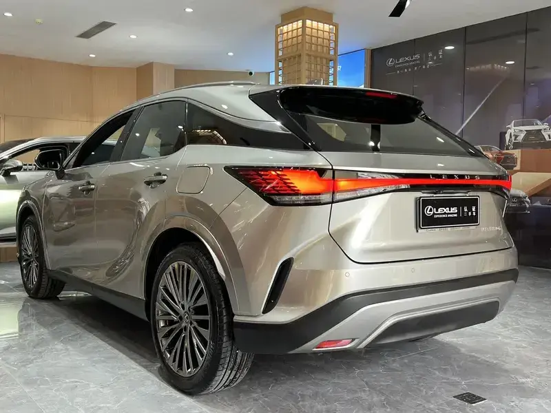 2026 Lexus RX с пробегом 4 100 км