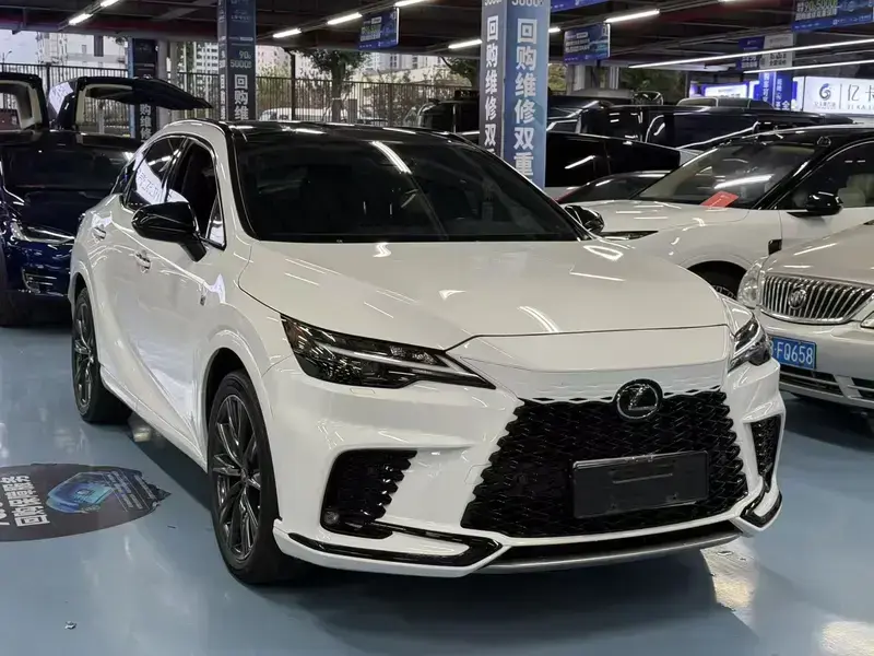 2023 Lexus RX с пробегом 49 000 км