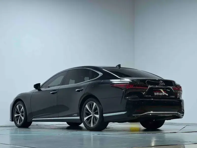 2021 Lexus LS с пробегом 103 000 км